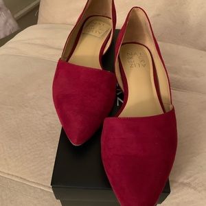 Like new red women’s flat size 8